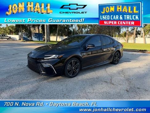 Used 2025 Toyota Camry XSE image 2