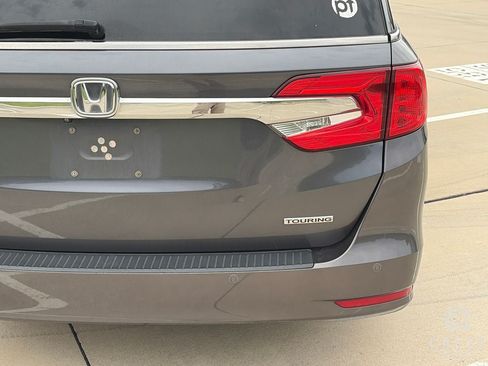 Used 2018 Honda Odyssey Touring image 7