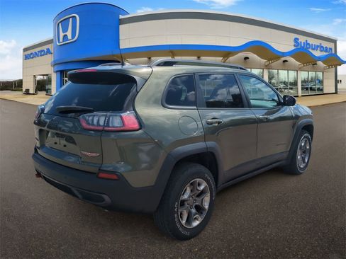 Used 2019 Jeep Cherokee Trailhawk w/ Cold Weather Group image 8