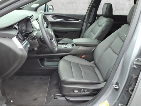 Used 2024 Cadillac XT5 Premium Luxury w/ Technology Package image 4