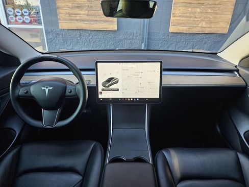 Used 2020 Tesla Model 3 Standard Range Plus RWD image 17