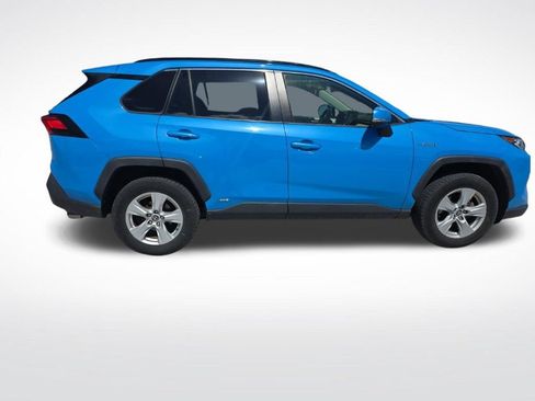 Used 2020 Toyota RAV4 XLE w/ XLE Grade Weather Package AWD/4WD image 39