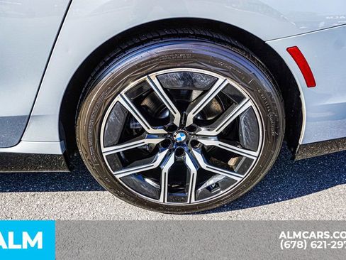 Used 2025 BMW 740i xDrive image 17