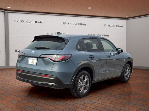 New 2026 Honda HR-V LX image 8