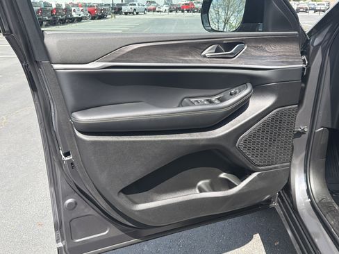 New 2026 Jeep Grand Cherokee Altitude AWD/4WD image 12