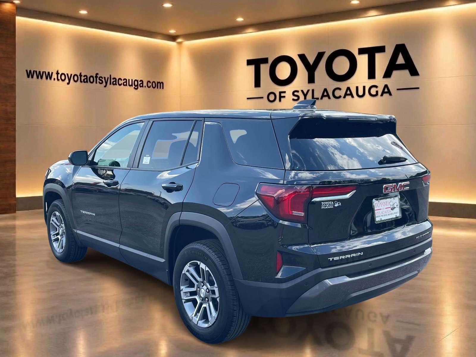 Used 2026 GMC Terrain Elevation FWD image 4