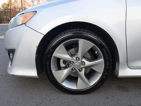 Used 2014 Toyota Camry SE image 18