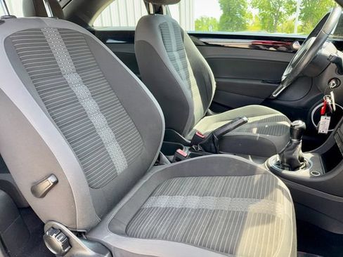 Used 2012 Volkswagen Beetle 2.0T FWD image 9