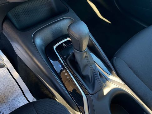 Used 2025 Toyota Corolla LE image 18