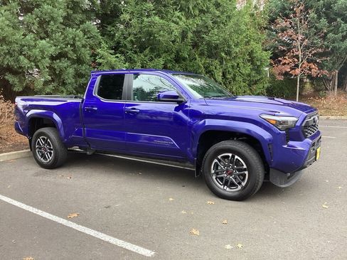 Used 2024 Toyota Tacoma TRD Sport image 8