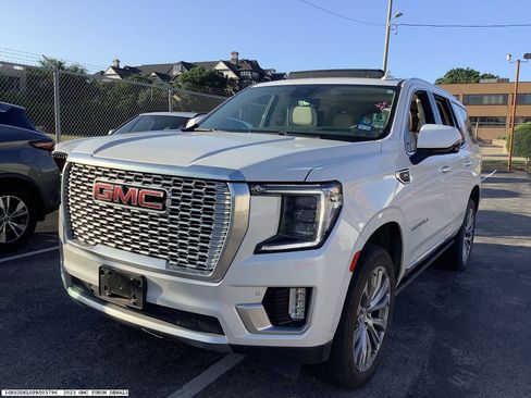 Used 2023 GMC Yukon Denali w/ Denali Reserve Package AWD/4WD image 3