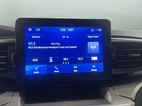 Used 2022 Ford Explorer XLT AWD/4WD image 13