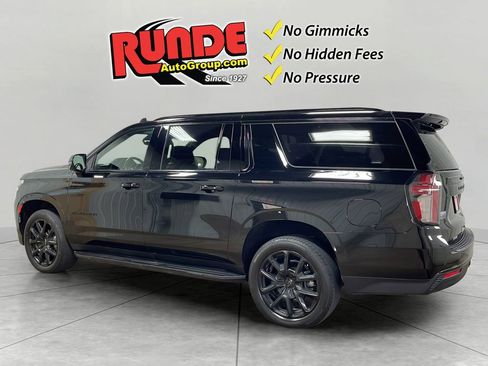 Used 2023 Chevrolet Suburban RST w/ Luxury Package AWD/4WD image 4