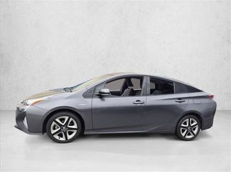 Used 2017 Toyota Prius Four Touring w/ Preferred Accessory Package FWD video 2