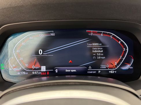 Used 2019 BMW X5 xDrive40i w/ M Sport Package AWD/4WD image 17