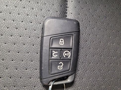 Used 2024 Volkswagen Jetta SE FWD image 32