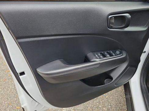 Used 2022 Hyundai Venue Limited w/ Cargo Package image 19