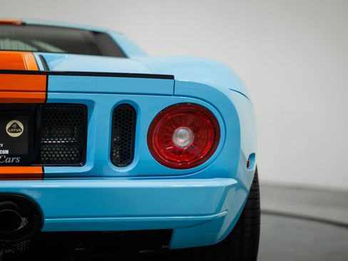 Used 2006 Ford GT image 21