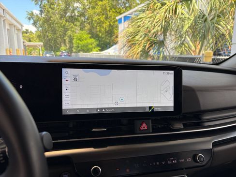 Used 2026 Kia Carnival FWD image 20