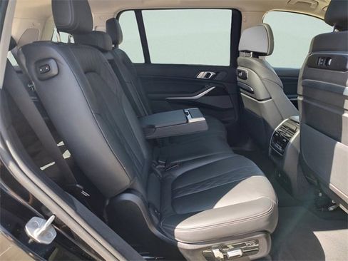 Used 2025 BMW X7 xDrive40i image 33