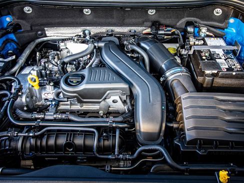 New 2026 Volkswagen Taos SE image 23