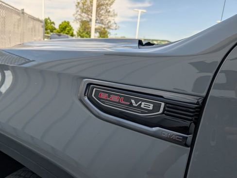 Used 2024 GMC Sierra 1500 AT4 w/ Technology Package AWD/4WD image 10