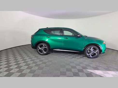 New 2026 Alfa Romeo Tonale w/ Active Assist Package AWD/4WD image 22