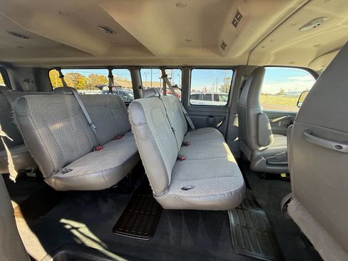 Used 2016 Chevrolet Express 3500 LT w/ LT Preferred Equipment Group image 10
