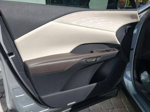 Used 2023 Lexus RX 350 w/ Accessory Package (Z1) image 17