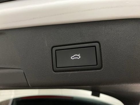 Used 2023 Volkswagen ID.4 Pro S image 8