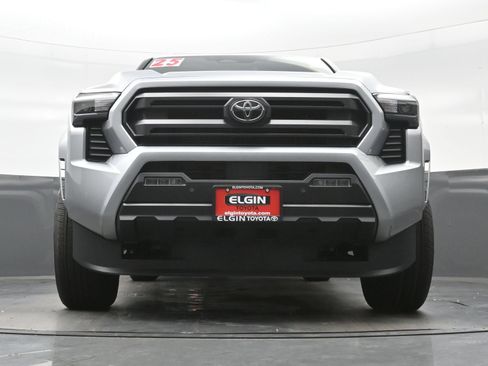 Used 2025 Toyota Tacoma SR5 AWD/4WD image 27