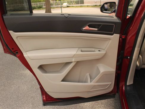 Used 2018 Volkswagen Atlas SEL FWD image 20