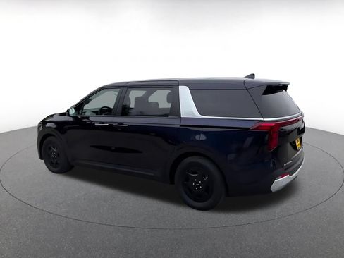 Used 2026 Kia Carnival FWD image 10