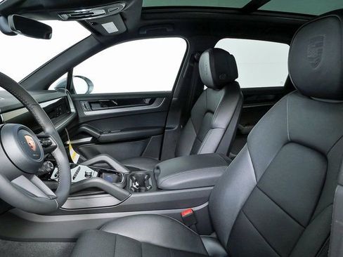New 2026 Porsche Cayenne image 5