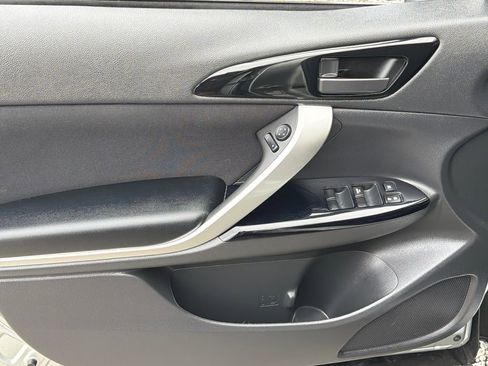 Used 2024 Mitsubishi Eclipse Cross LE image 3