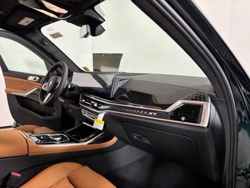 New 2027 BMW X7 xDrive40i w/ M Sport Package AWD/4WD image 18