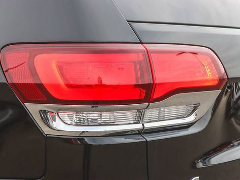 Used 2022 Jeep Grand Cherokee Laredo X image 8