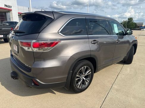 Certified 2016 Toyota Highlander XLE AWD/4WD image 3