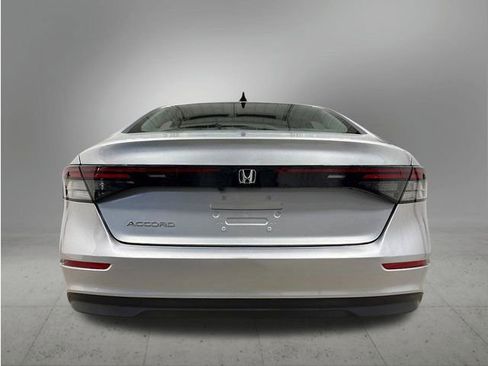 New 2025 Honda Accord SE image 4