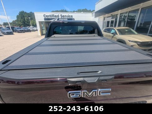 Used 2025 GMC Sierra EV Denali AWD/4WD image 8