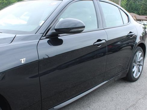 Used 2024 Alfa Romeo Giulia Ti AWD/4WD image 46