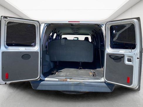 Used 2011 Ford E-350 and Econoline 350 XL RWD image 27
