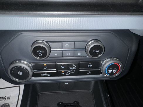 Used 2023 Ford Bronco Base image 20