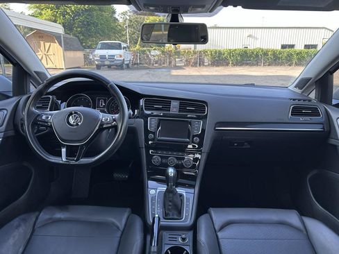 Used 2015 Volkswagen Golf S FWD image 15