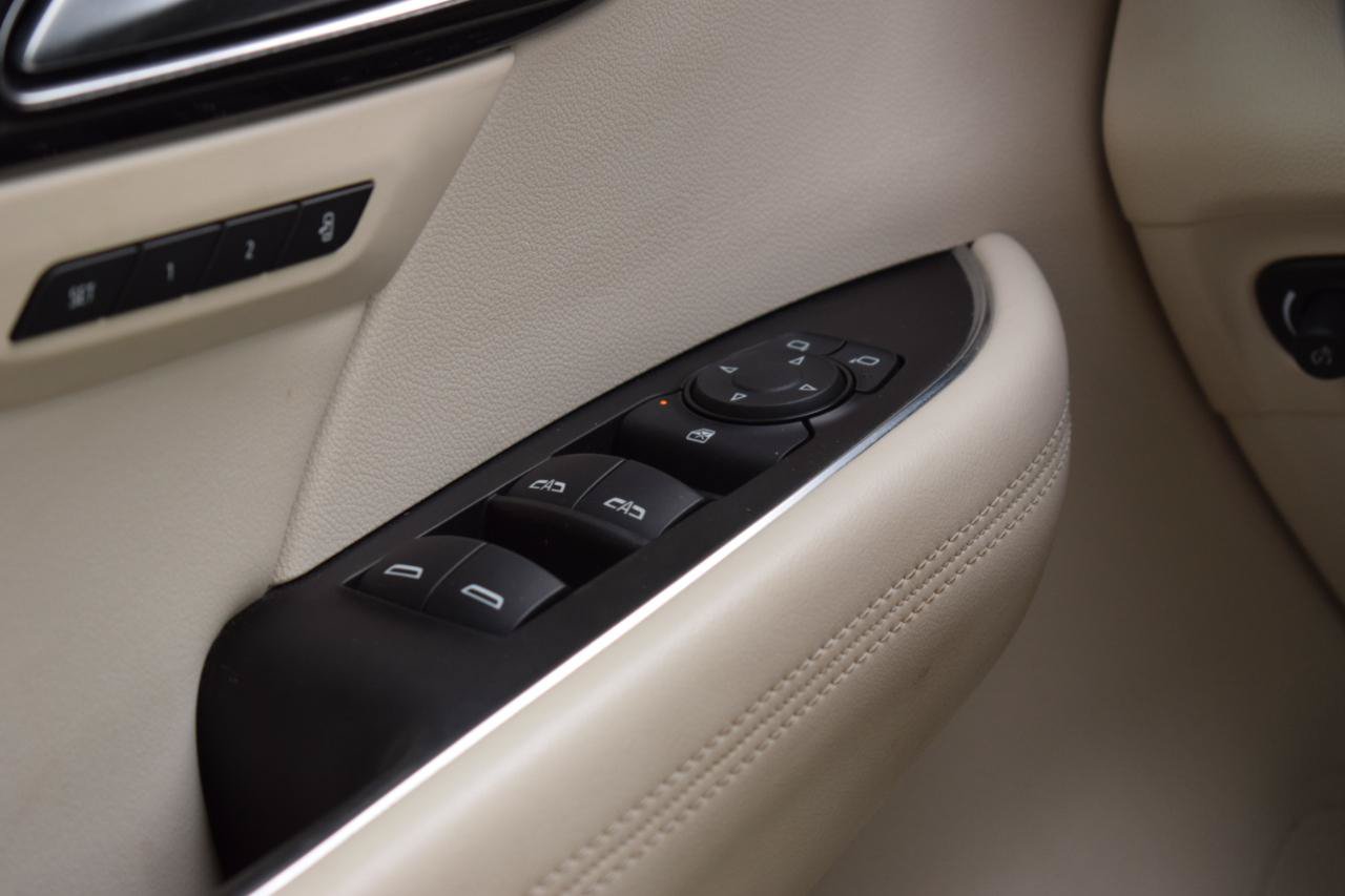 Used 2021 Buick Envision Essence w/ Technology Package I FWD image 21