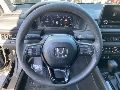 Used 2025 Honda Accord SE image 25