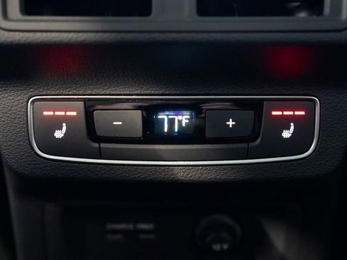 Used 2022 Audi SQ5 Prestige image 9