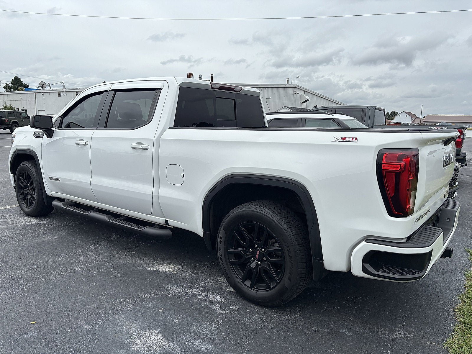 Used 2020 GMC Sierra 1500 Elevation w/ Elevation Value Package AWD/4WD image 5