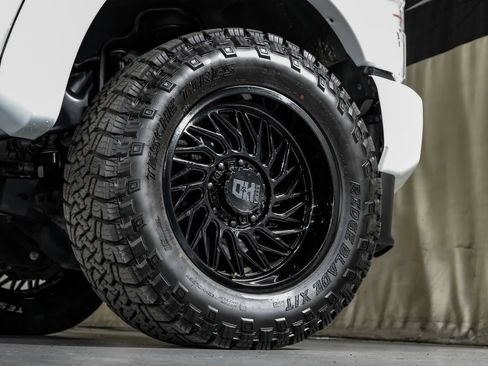 Used 2022 Ford F250 Platinum w/ FX4 Off-Road Package AWD/4WD image 55