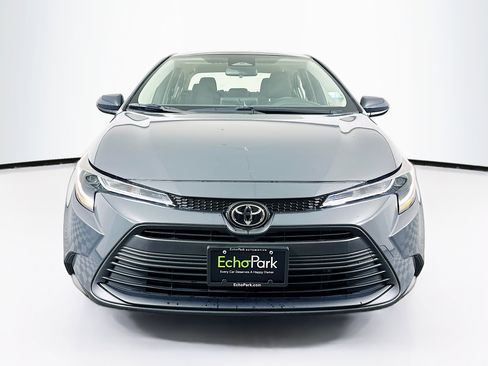 Used 2023 Toyota Corolla LE image 2